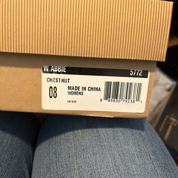 UGG Women's Tan Suede Mules - Picture 11 of 11